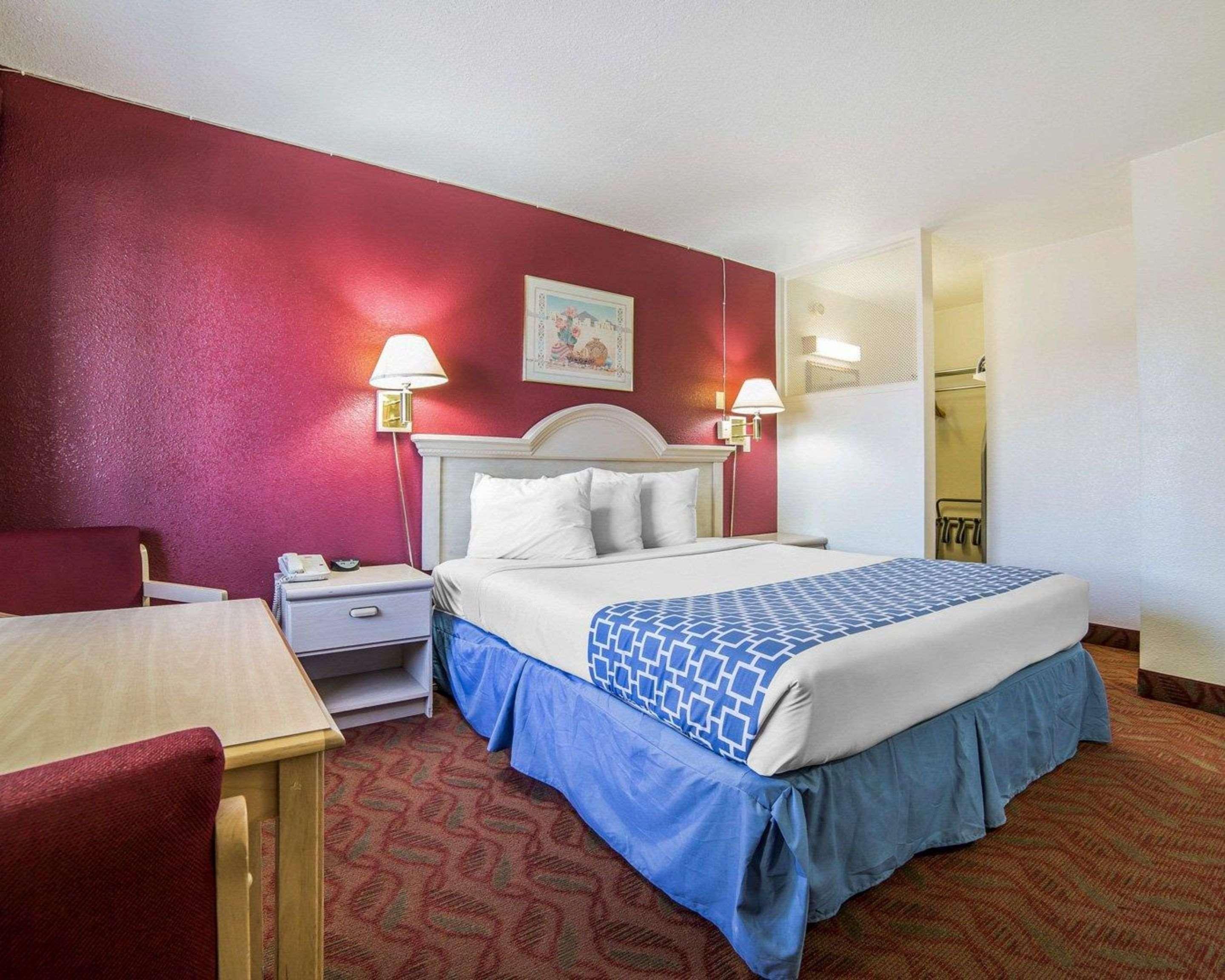 Econo Lodge Fallon Naval Air Station Area Экстерьер фото