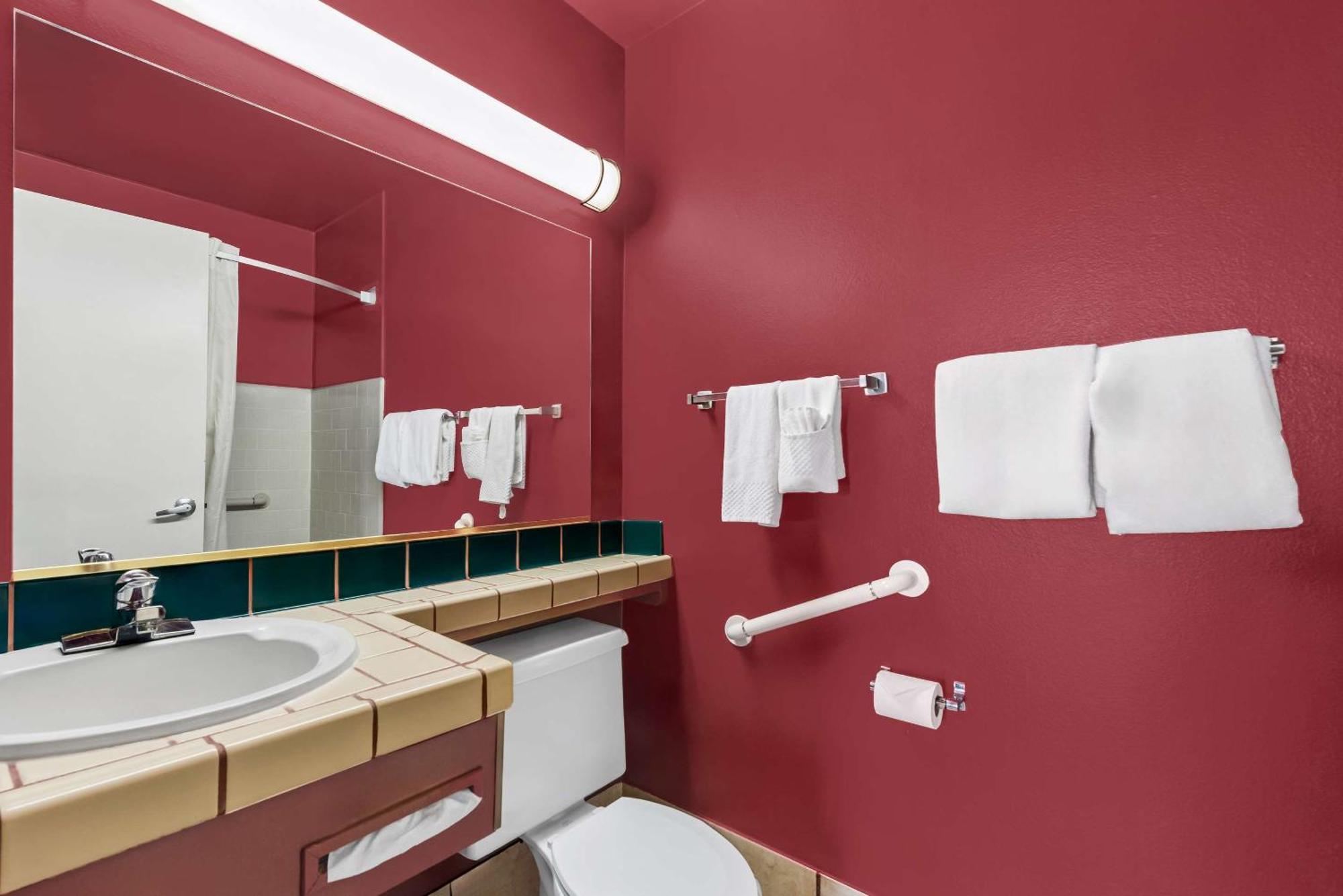 Econo Lodge Fallon Naval Air Station Area Экстерьер фото