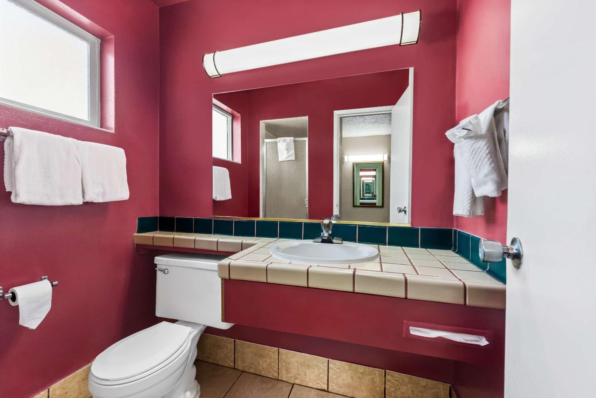 Econo Lodge Fallon Naval Air Station Area Экстерьер фото
