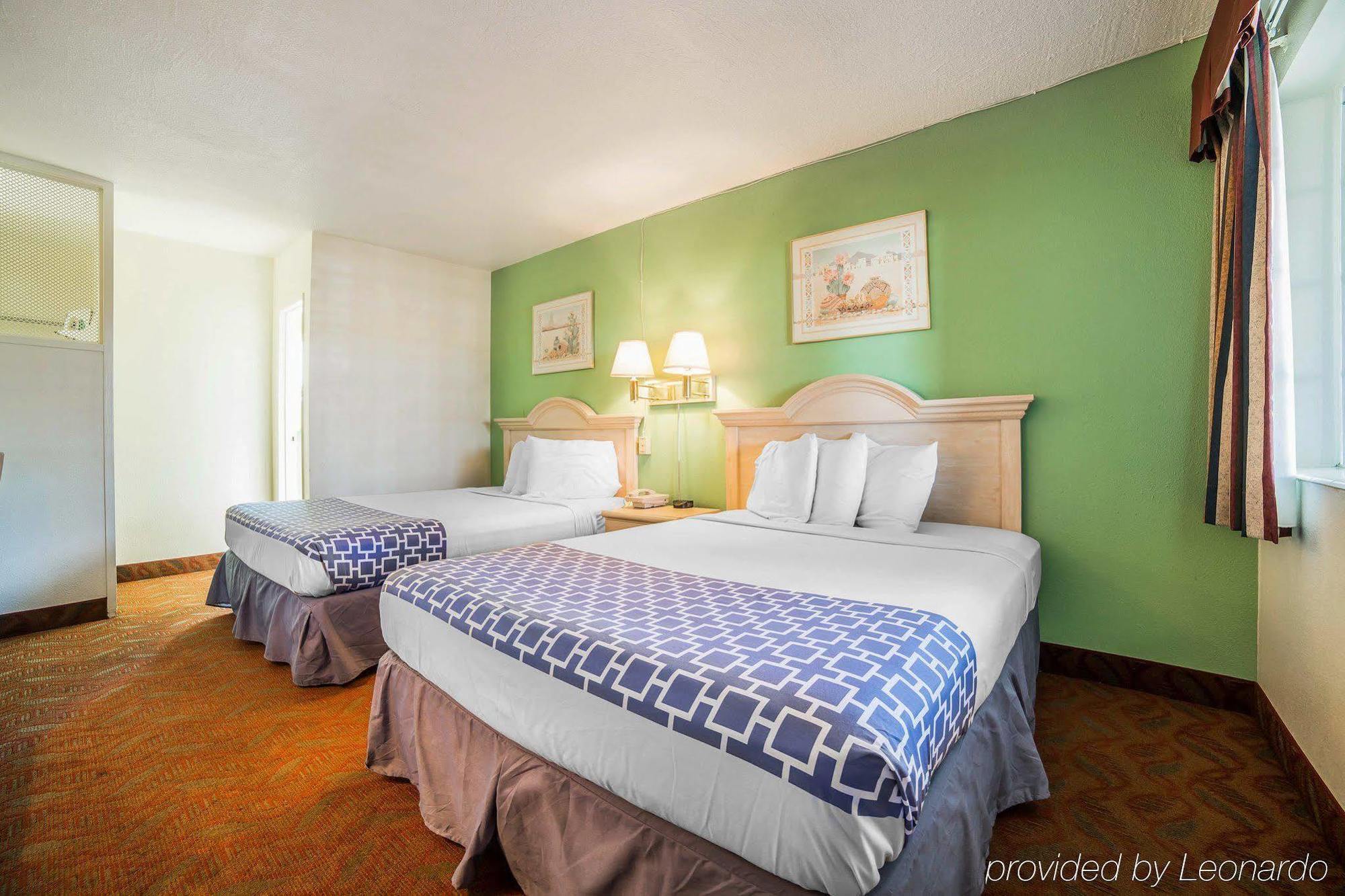 Econo Lodge Fallon Naval Air Station Area Экстерьер фото