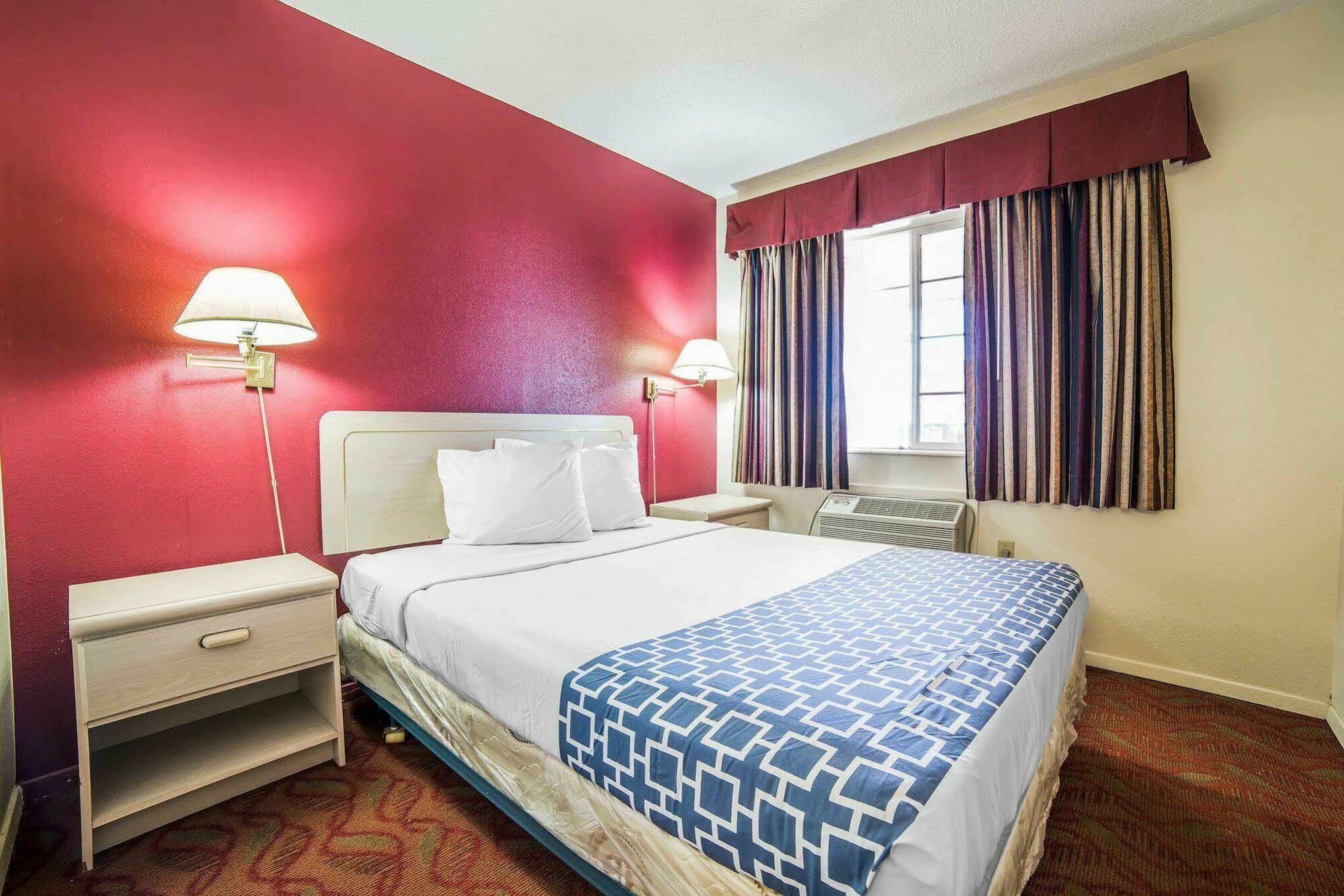 Econo Lodge Fallon Naval Air Station Area Экстерьер фото