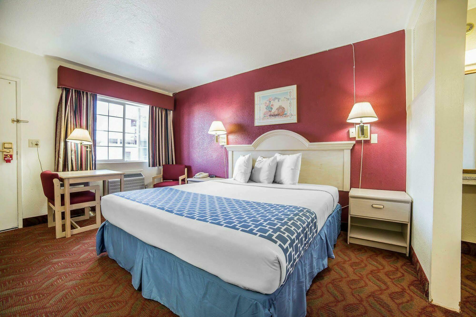 Econo Lodge Fallon Naval Air Station Area Экстерьер фото